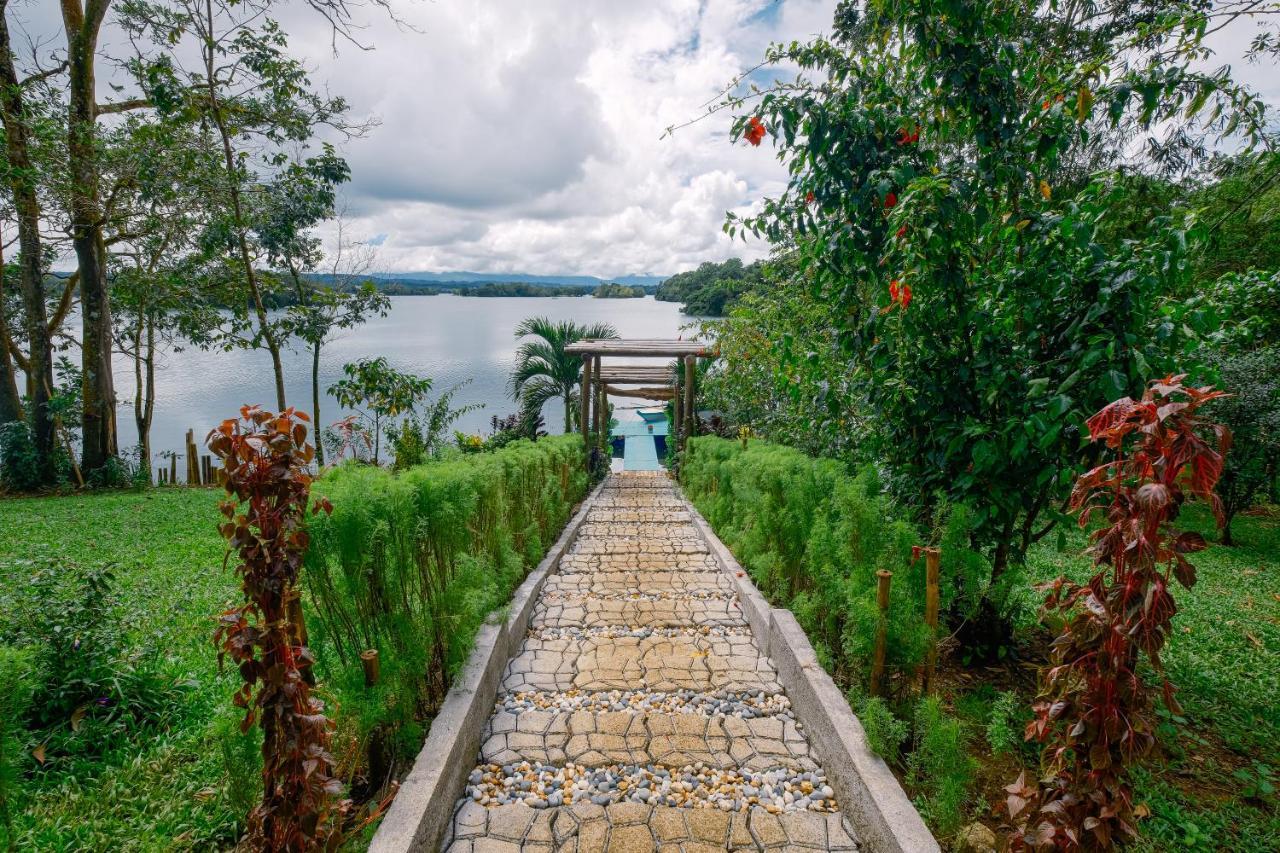 Almost Heaven Lake Resort By Cocotel Cavinti Esterno foto