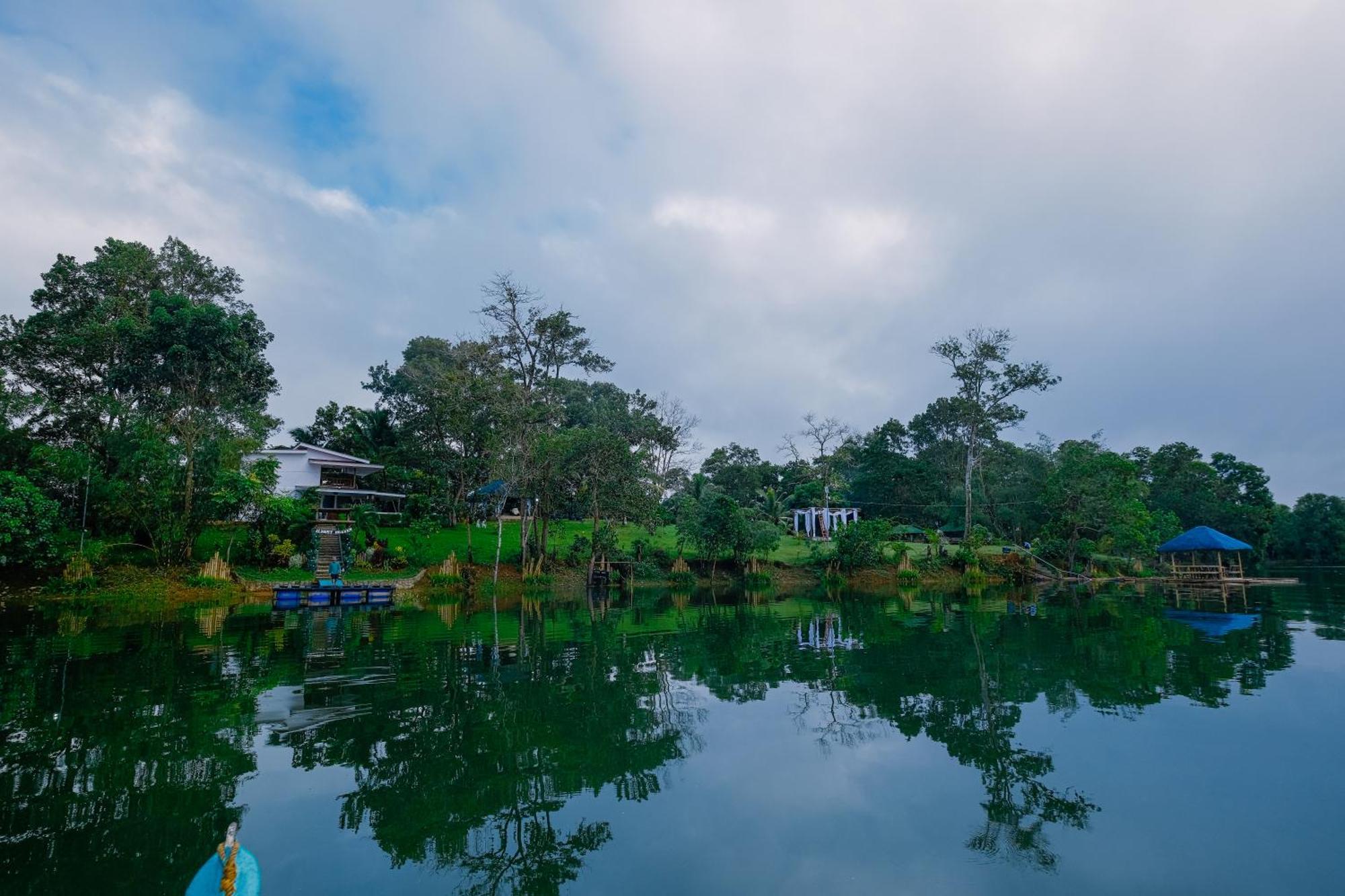 Almost Heaven Lake Resort By Cocotel Cavinti Esterno foto