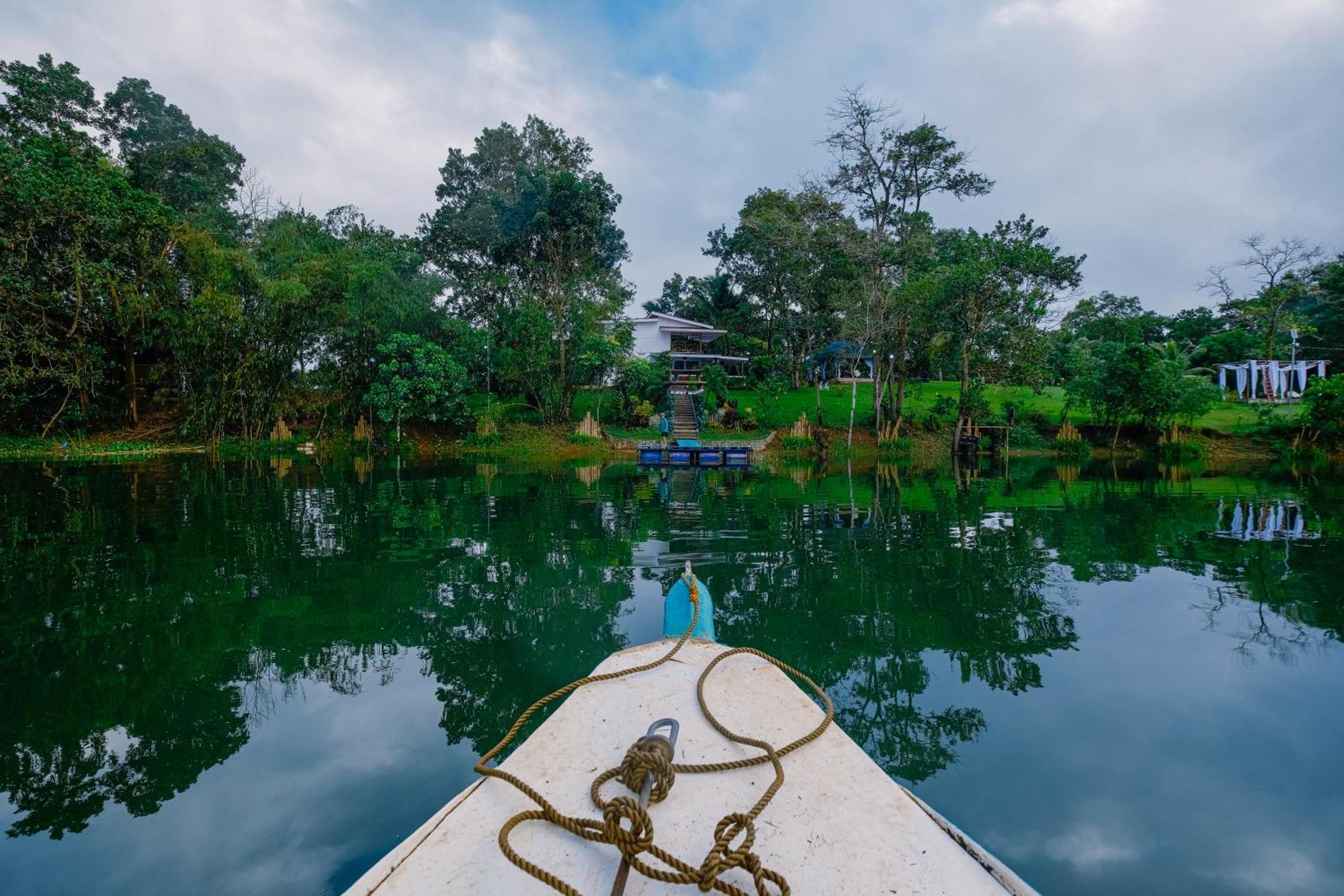 Almost Heaven Lake Resort By Cocotel Cavinti Esterno foto